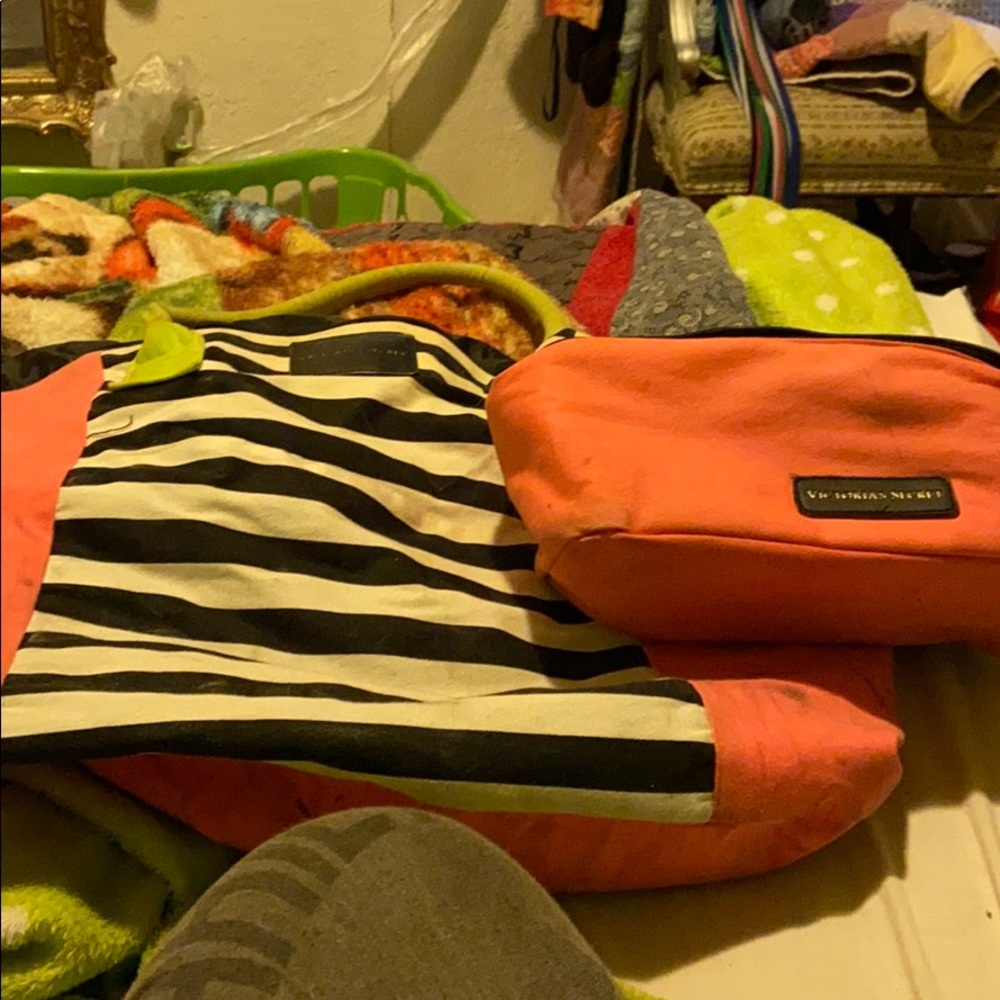 Victoria s secrets make up bag and tote